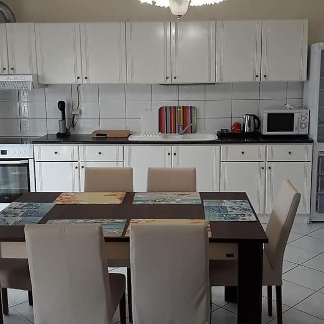 Stathoris Deluxe Apartment Nea Peramos  Luaran gambar